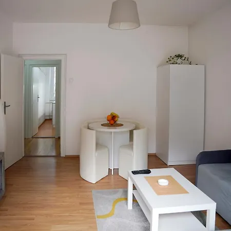 Apartment Mia Center - *